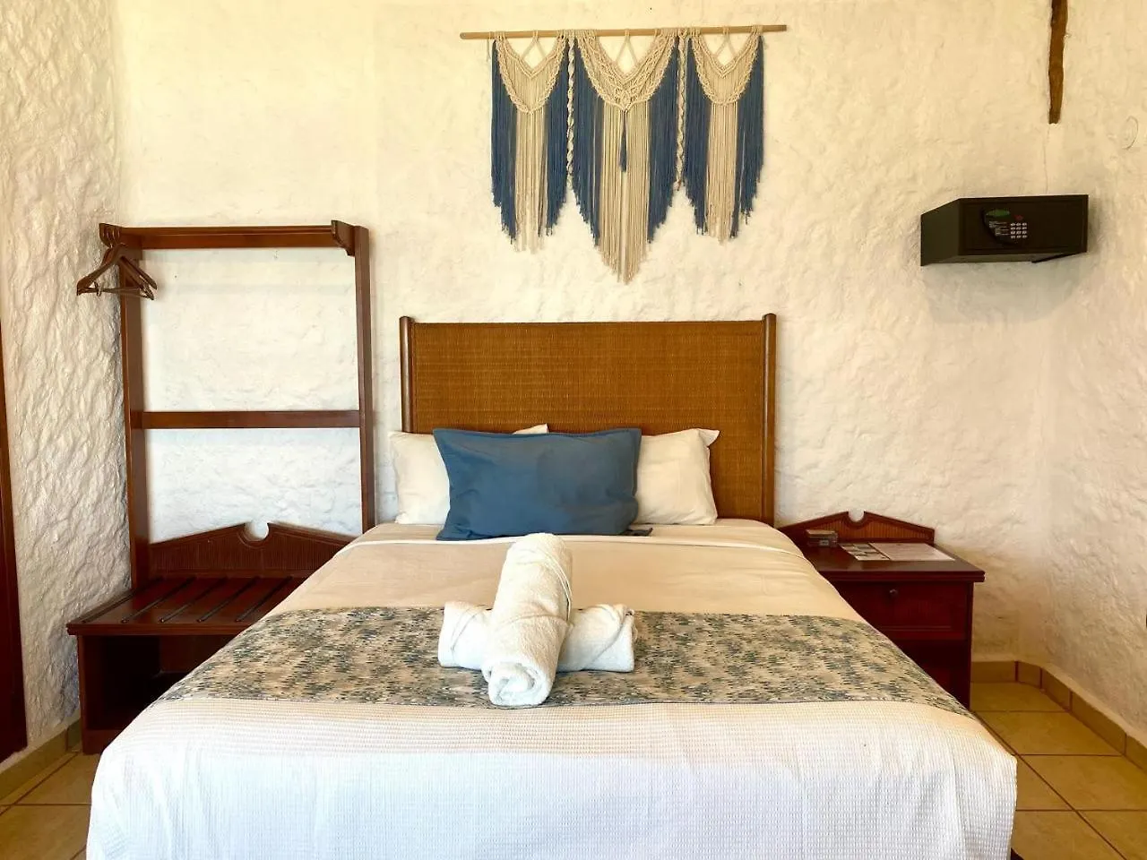 *** Hotel Golden Paradise Beachfront Isla Holbox Mexico