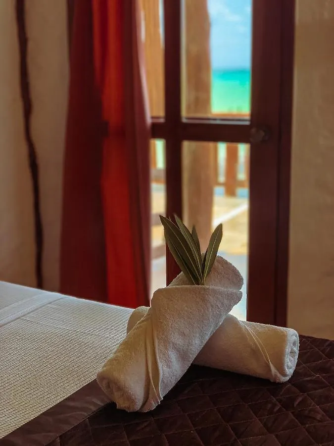 Golden Paradise Beach Isola Holbox